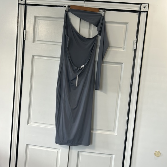 NWT one shoulder backless midi dress - Picture 6 of 7